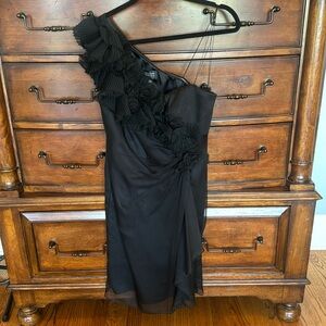 Classy and stunning little black Adrianna Papell Evening dress. EUC size 10